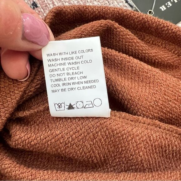 Trisha Tyler NWT Rust Orange Brown Cowl Neck Sweater Petite Small - Picture 11 of 11